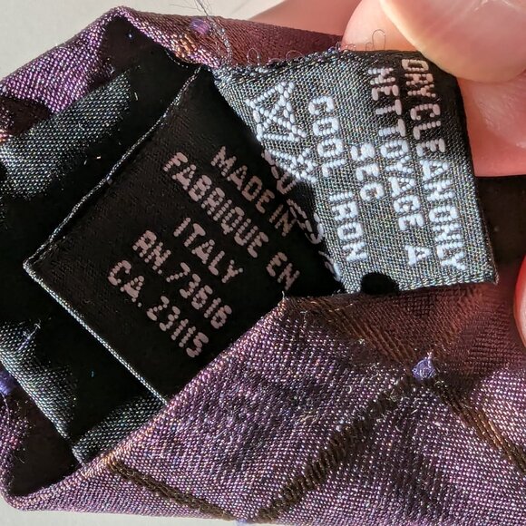 Hugo Boss Geometric Print Silk Tie - Dark plum color with blue dots - Made in It - Picture 6 of 8